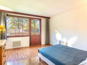Sistema de insonorización, cunas (de pago), wifi gratis