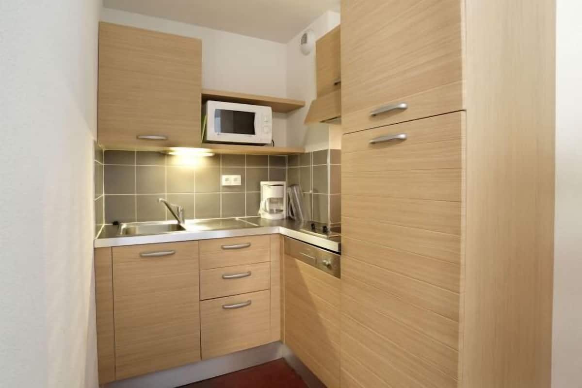 Privat køkken | Køleskab, mikrobølgeovn, ovn, kogeplade