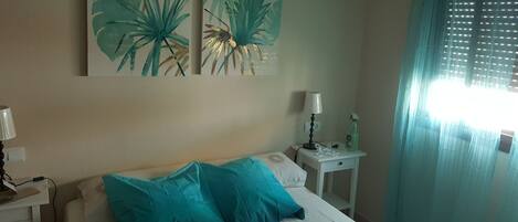 1 bedroom, soundproofing, iron/ironing board, Internet