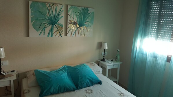 1 dormitori, habitacions insonoritzades i planxa i posts de planxar