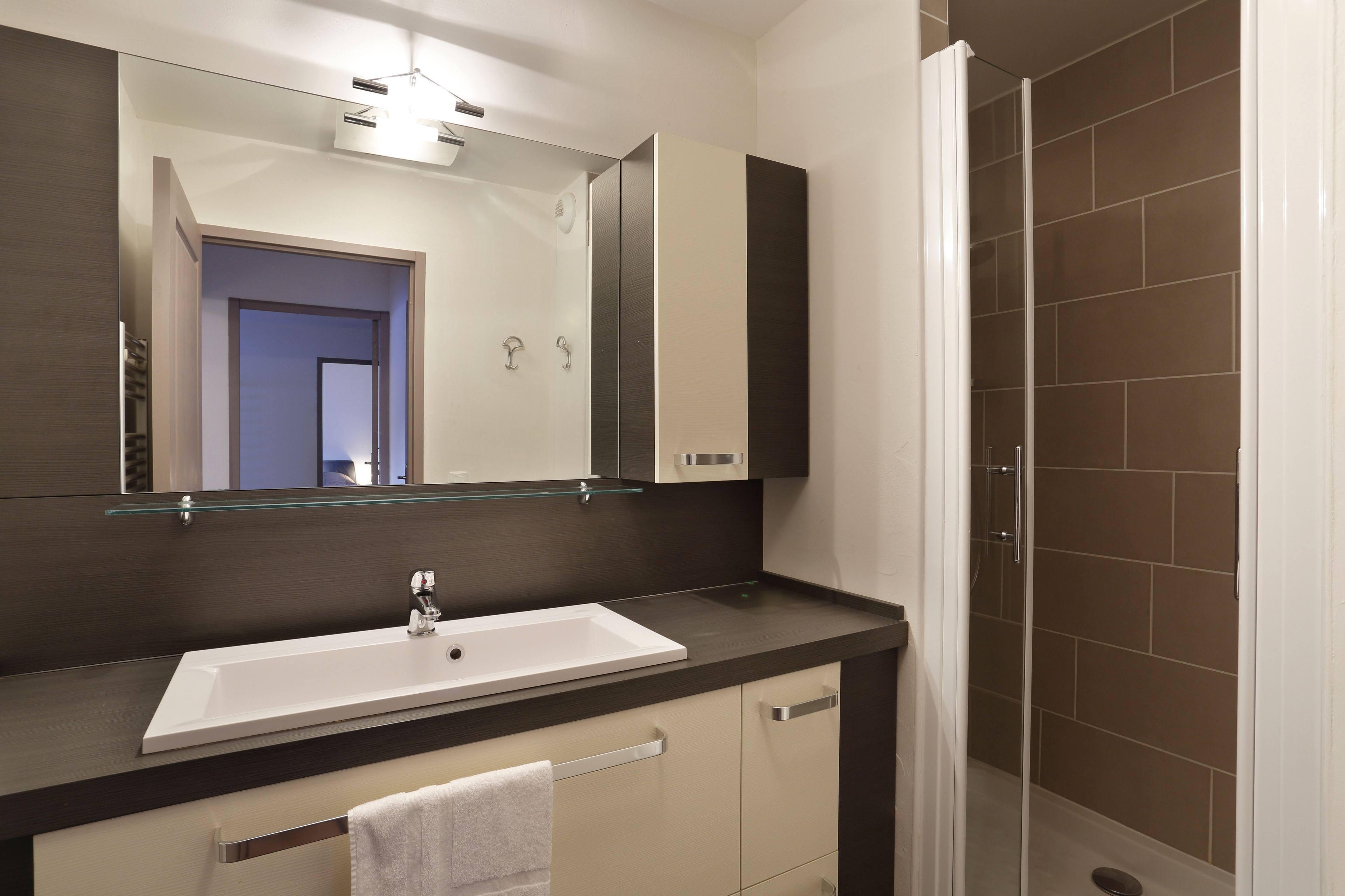 シャワー、レインフォールシャワー