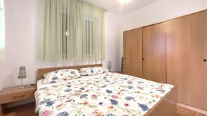 2 makuuhuonetta, Wi-Fi, vuodevaatteet