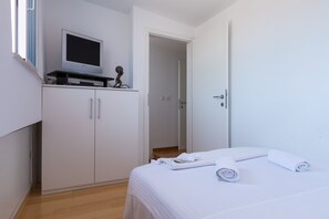 5 bedrooms, iron/ironing board, WiFi, bed sheets - Holiday rental with large terraces and private pool near beach in Razanj (Ražanj Rogoznica)