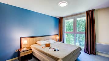 1 bedroom, individually decorated, individually furnished