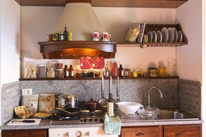 Apartment, 1 Bedroom | Private kitchenette | Fridge, oven, stovetop, coffee/tea maker - Country House il Ciliegio (Roccastrada)