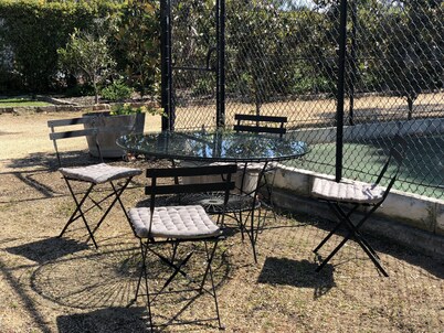 "The Barn House",  Pet Friendly, Tennis/Pickle Ball Court