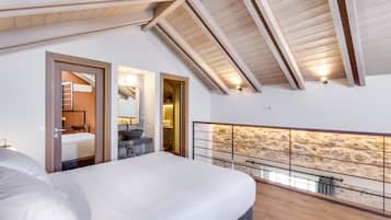 Suite, Terrasse, Hafenblick | 1 Schlafzimmer, Bettwäsche aus ägyptischer Baumwolle