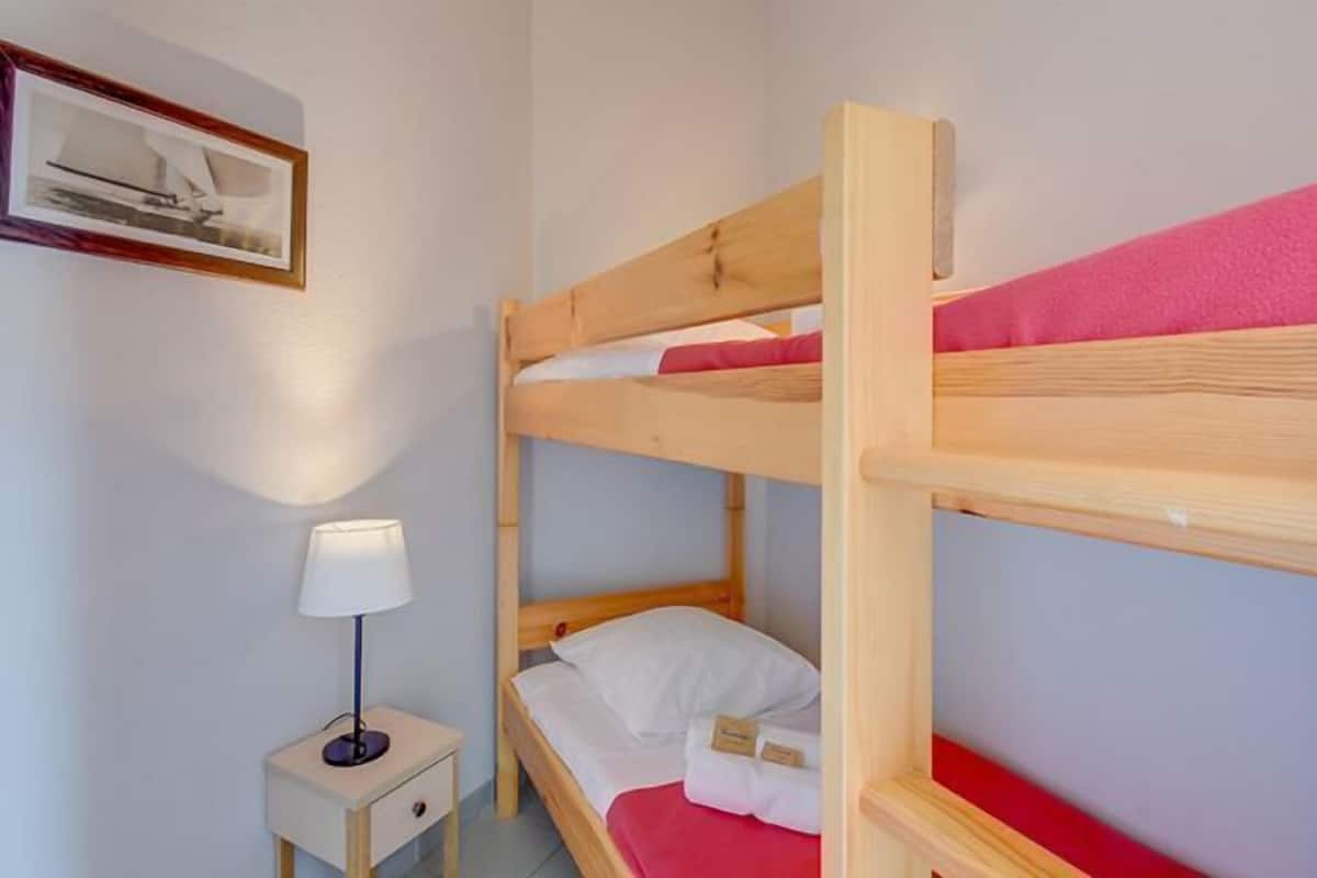 Cots/infant beds, WiFi