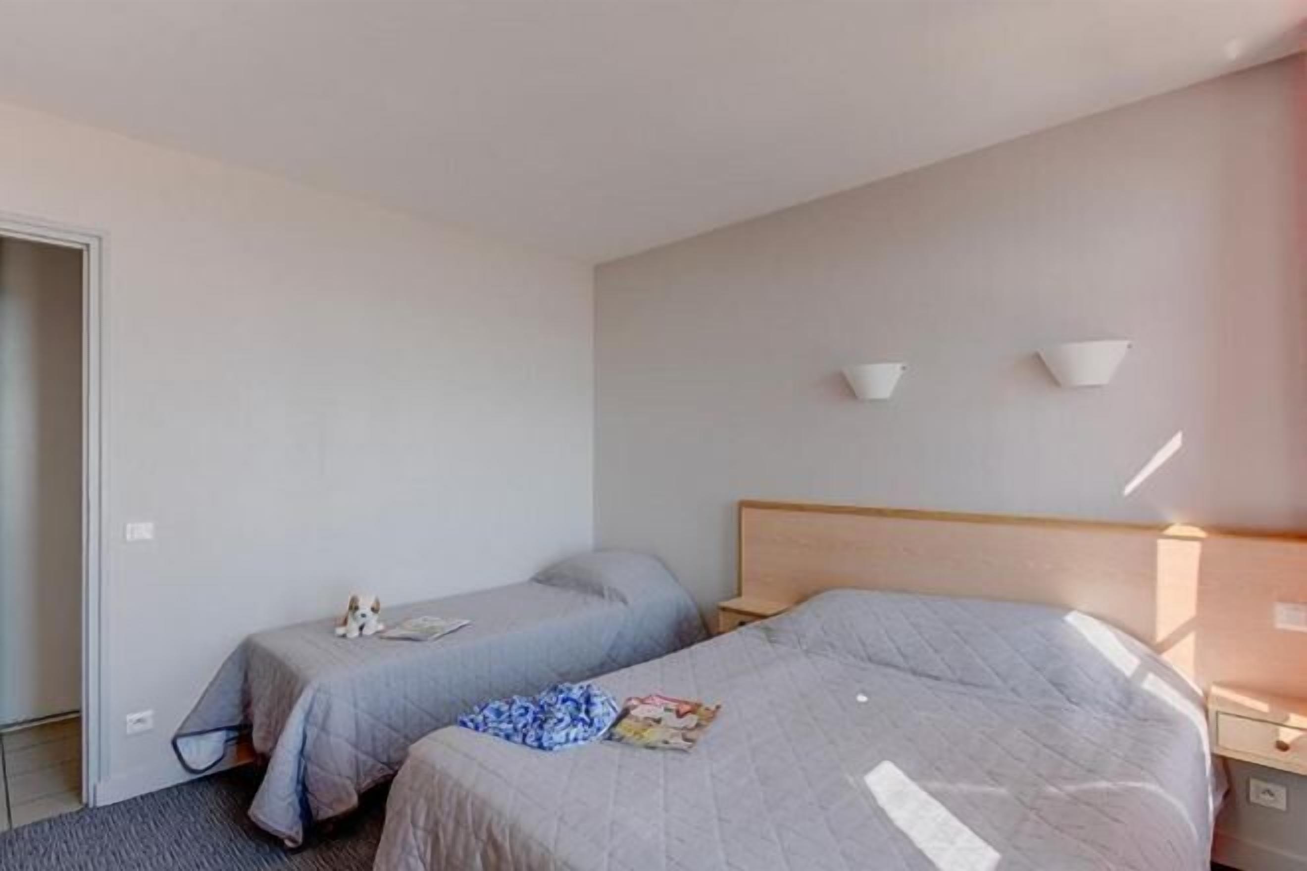 Cribs/infant beds, WiFi