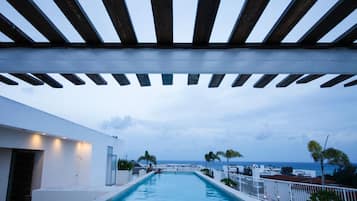 Piscine sur le toit