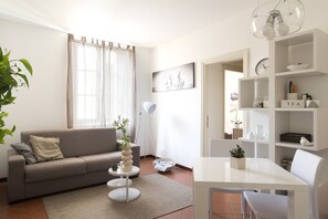 Deluxe Apartment | In-room dining - Best Bergamo Rooms & Apartments (Bergamo)