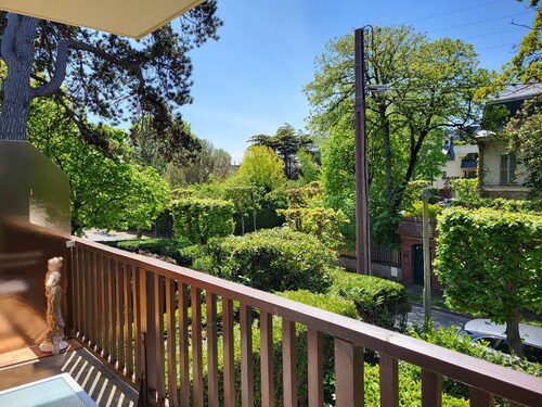 Cozy 2-Room Apartment in Cabourg Center, Balcony, Parking, Pet-Friendly