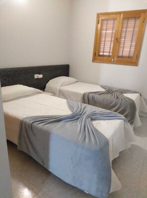 4 chambres, fer et planche Ă repasser, Wi-Fi, draps fournis