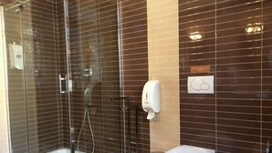 Shower, bidet - Bergamo Center Rooms (Bergamo)