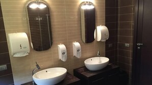 Shower, bidet - Bergamo Center Rooms (Bergamo)