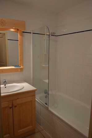 Duschwanne, Toilettenpapier