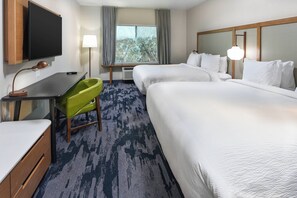 Laptop workspace, blackout drapes, iron/ironing board, cribs/infant beds - Fairfield Inn & Suites by Marriott Moorpark Ventura County (Moorpark)