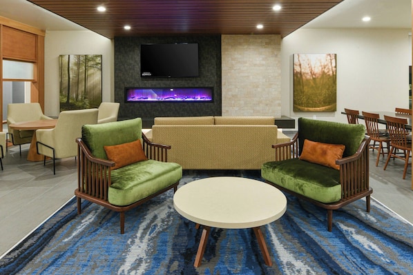 Lobby - Fairfield Inn & Suites by Marriott Moorpark Ventura County (Moorpark)