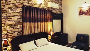 Standard Double Room - Al-Raheem Guest House (Hyderabad)
