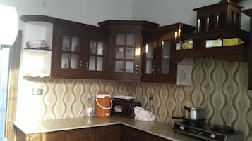 Free daily on-the-go breakfast