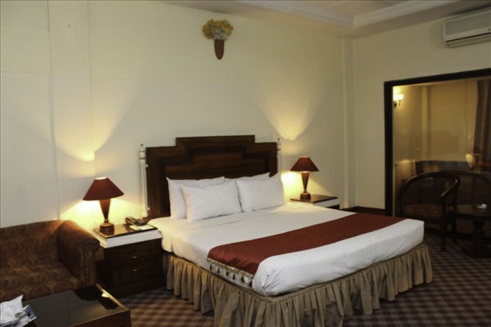 Hotel Sheza Inn multan by null