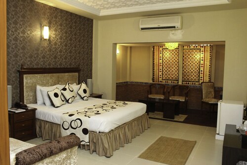 Sheza Inn Hotel Multan