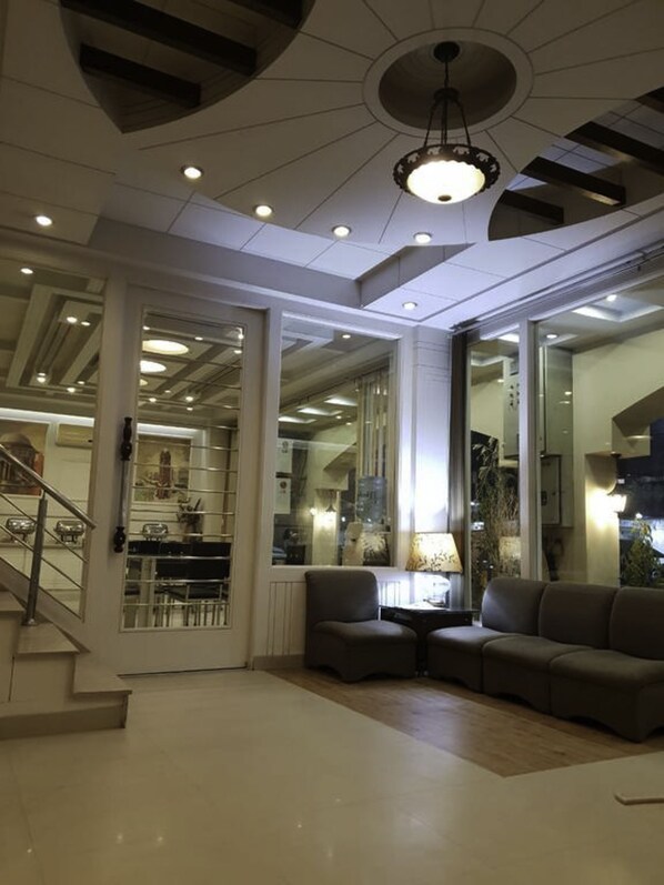 Área de estar no saguão