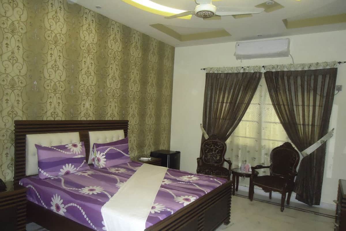 In-room safe, soundproofing, free WiFi