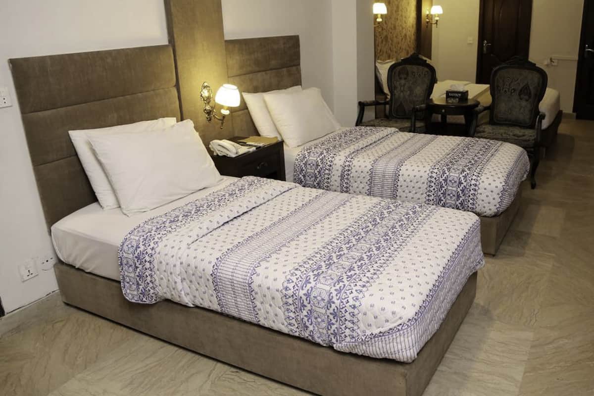 Quarto solteiro luxo | Wi-Fi de cortesia, roupa de cama