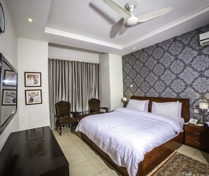 Soundproofing, free WiFi - Vip House (Peshawar)