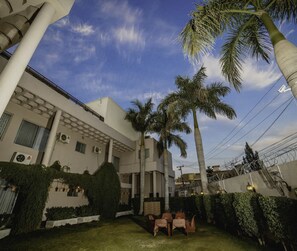 Property grounds - Vip House (Peshawar)