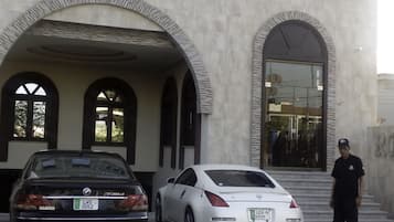 Free self-parking, free valet parking