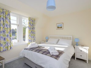 Ferienhaus, Mehrere Betten | 3 Schlafzimmer, Bügeleisen/Bügelbrett, kostenloses WLAN, Bettwäsche