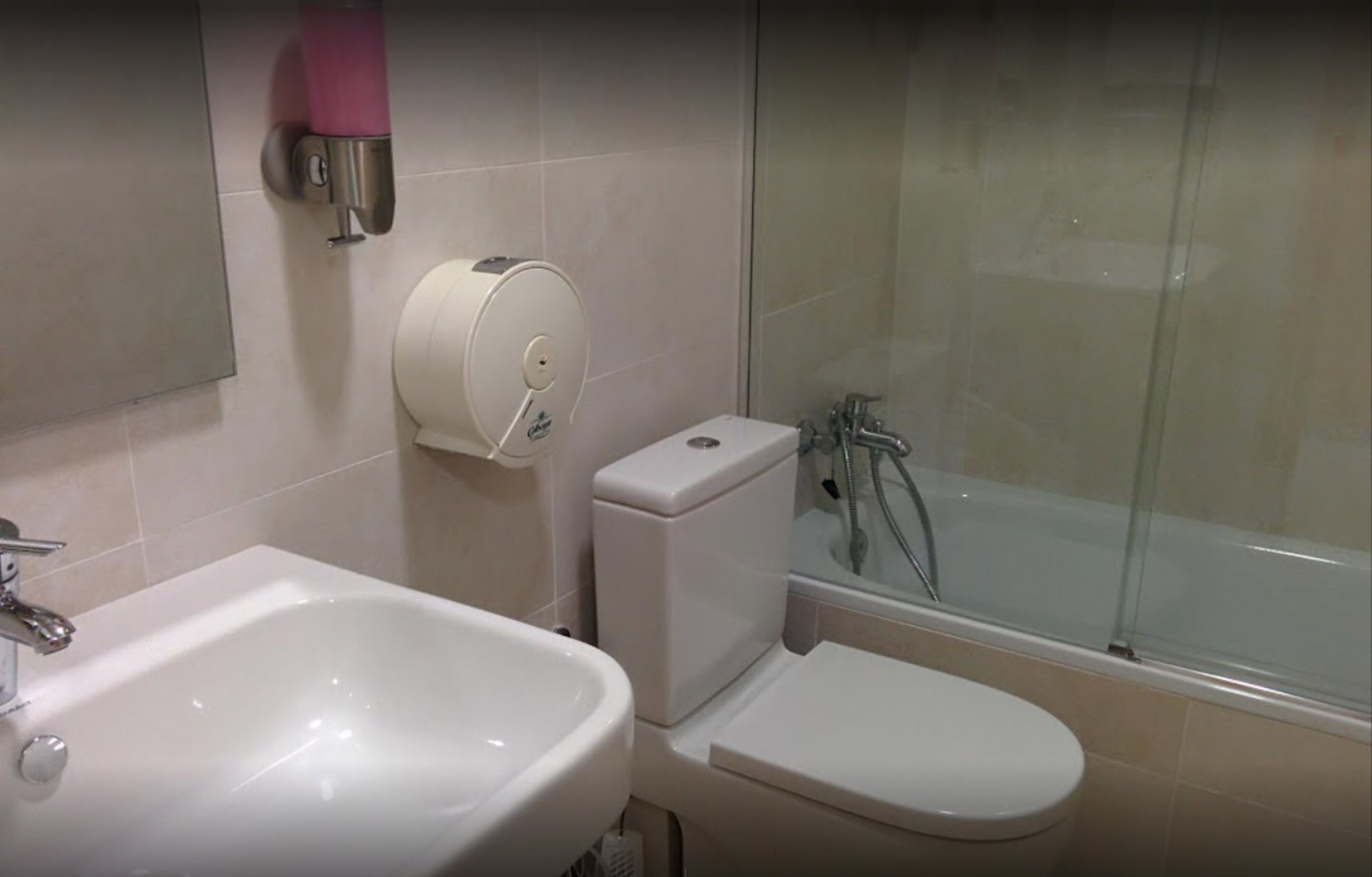 Foto - Hostal BESTPRICE Barcelona Stadium