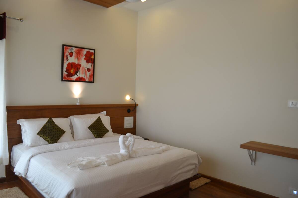 Royal-Doppelzimmer, Mehrere Betten, Nichtraucher, Bergblick