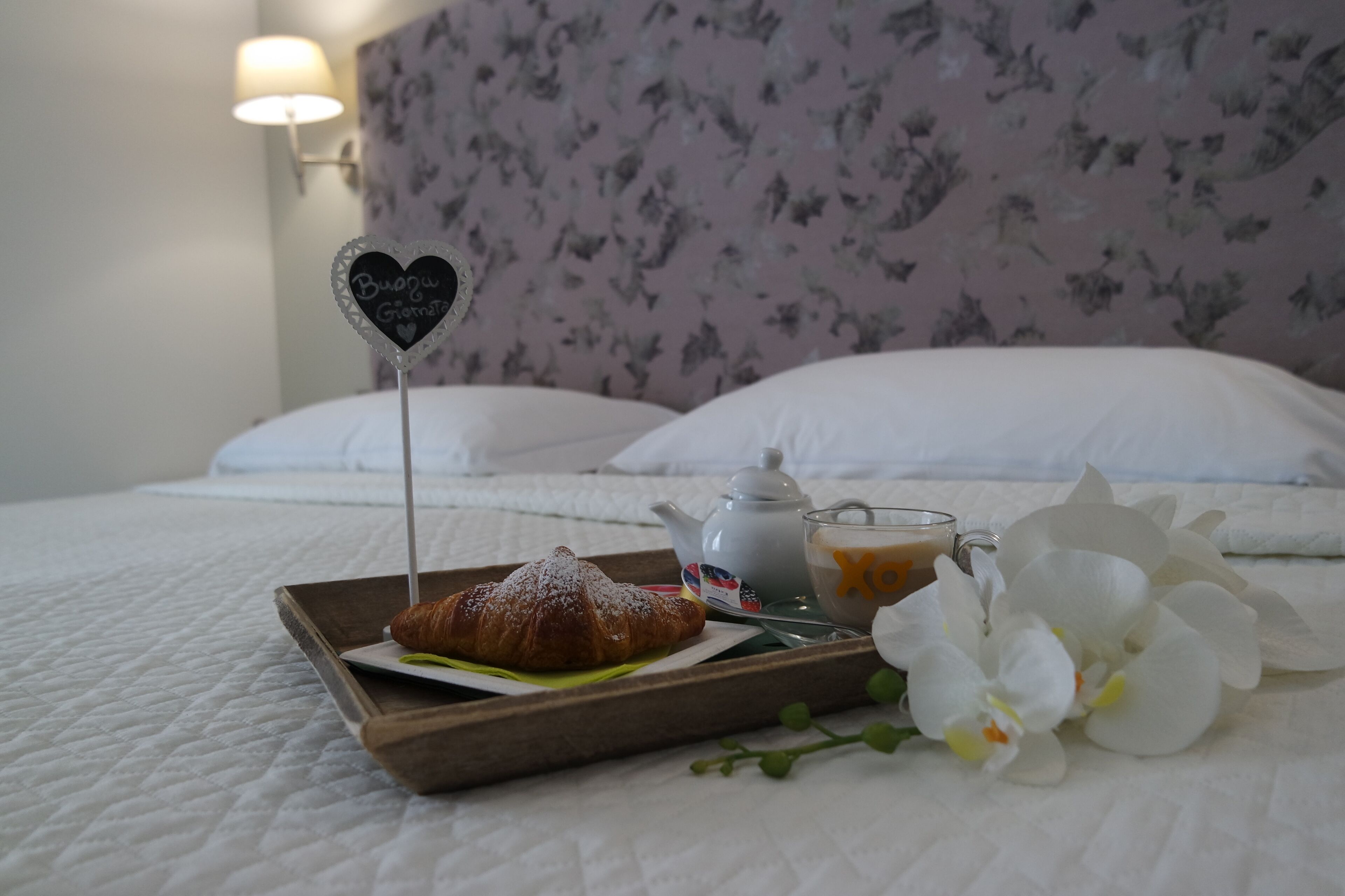 suite, balcony | in-room safe, desk, blackout curtains, soundproofing