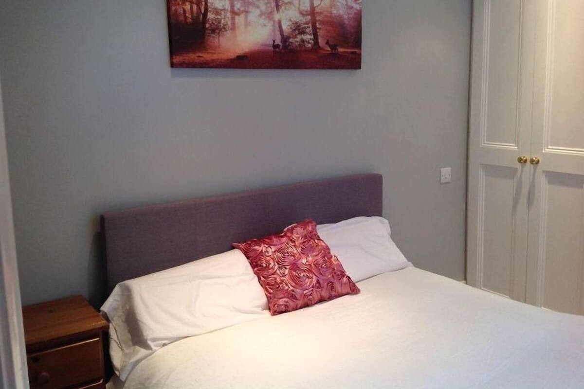 8 bedrooms, in-room safe, iron/ironing board (on request), free WiFi