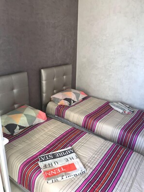 公寓, 2 间卧室 | 2 多间卧室、遮光窗帘、熨斗/熨板、婴儿床