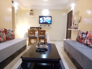 Smart TV, fireplace - Casablanca House (casa)