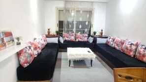 Smart TV, fireplace - Casablanca House (casa)