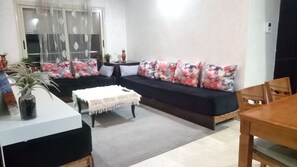 Smart TV y chimenea 