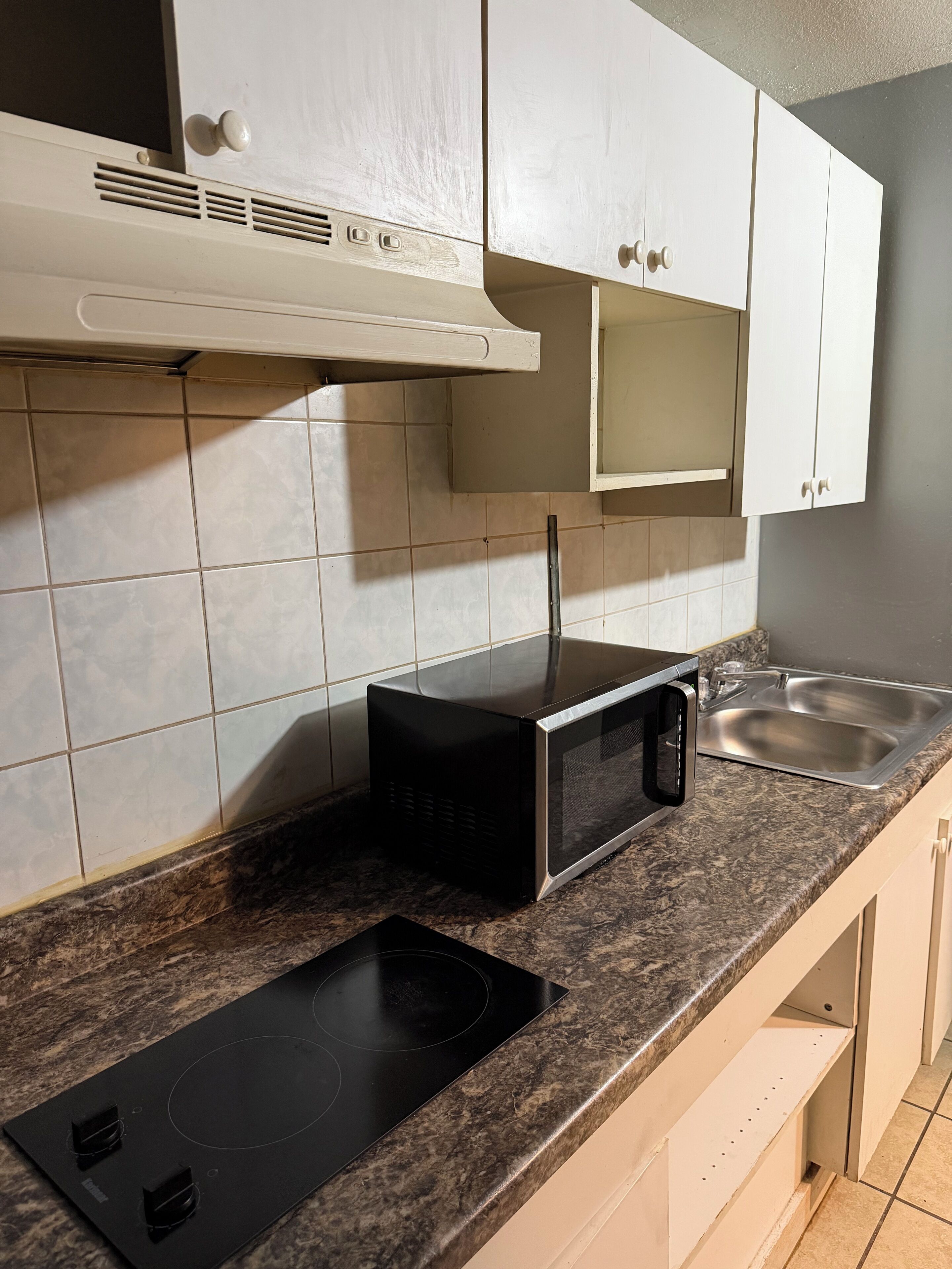 Réfrigérateur, micro-ondes