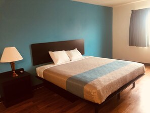 Free WiFi, bed sheets - Troy Inn and Suites (Troy)