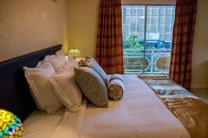 豪華客房 | 客房內保險箱、熨斗/熨衣板、免費無線上網、床單