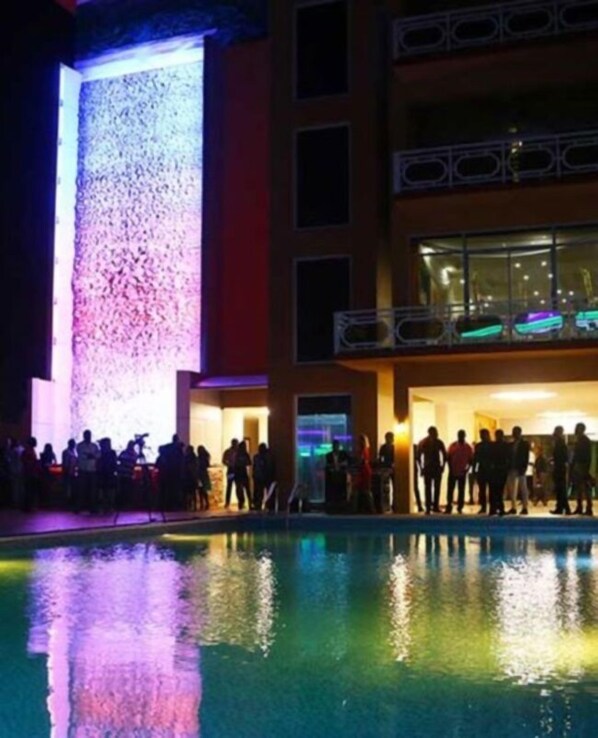 室外��游泳池