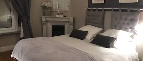 Habitació doble, 1 llit doble, no fumadors | Roba de llit d'alta qualitat i matalassos amb encoixinament addicional