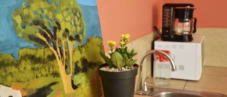 Appartement, 2 queensize bedden, niet-roken | Privékeuken | Een koelkast, een magnetron, een oven, een kookplaat