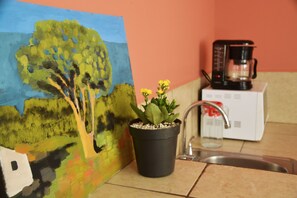 Apartment, 2 Queen Beds, Non Smoking | Private kitchen | Fridge, microwave, oven, stovetop - Apartamentos Managua (Managua)