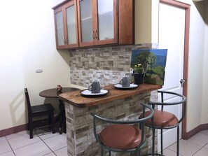 Departamento estándar, 2 habitaciones, para no fumadores | Servicio a la habitación