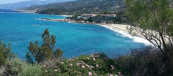 2 bedroom studio, 4 people, 1 bathroom, large terrace, breathtaking sea and mountain views